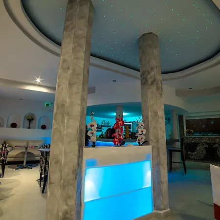Olympia Perivolos (Santorini)